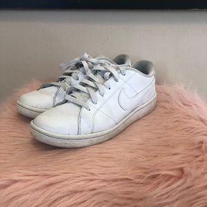 Nike Women's Court Royale 2 Sz 6.5